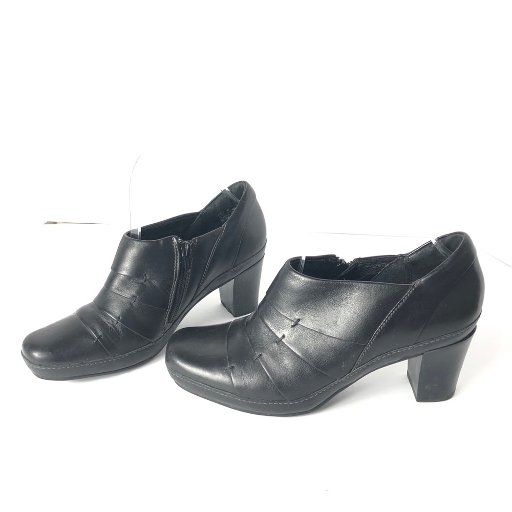 Clarks Artisan Leather Comfort Heel Ankle Bootie. Size 8. Classy Rare